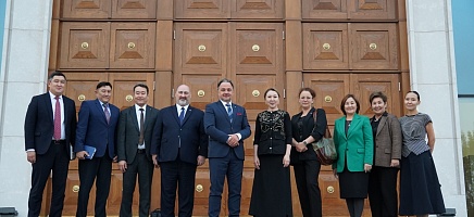 Глава Государственных архивов Польши посетил Архив Президента РК фото галереи 5